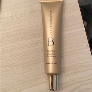 Beauty counter tint hydrating foundation